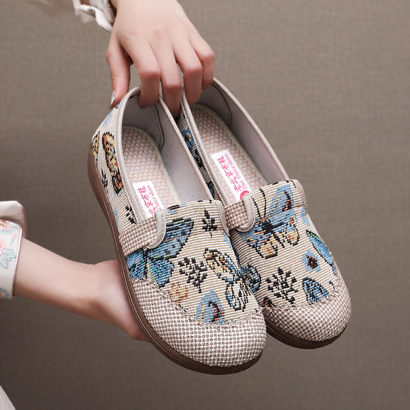 26夏の新作老北京布靴、女性用春秋新作通気性フィッシャーマンシューズ、中高年向けスリッポンママシューズ、シングルシューズ