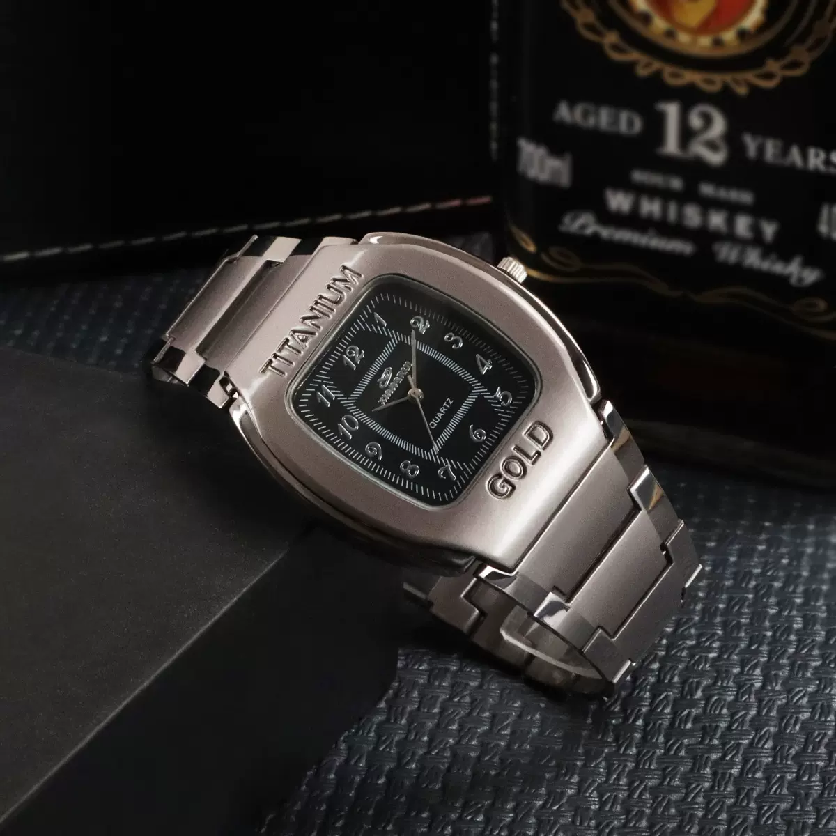 跨境爆品酒桶形男女士手表工厂直销商务休闲合金套装石英腕表2714