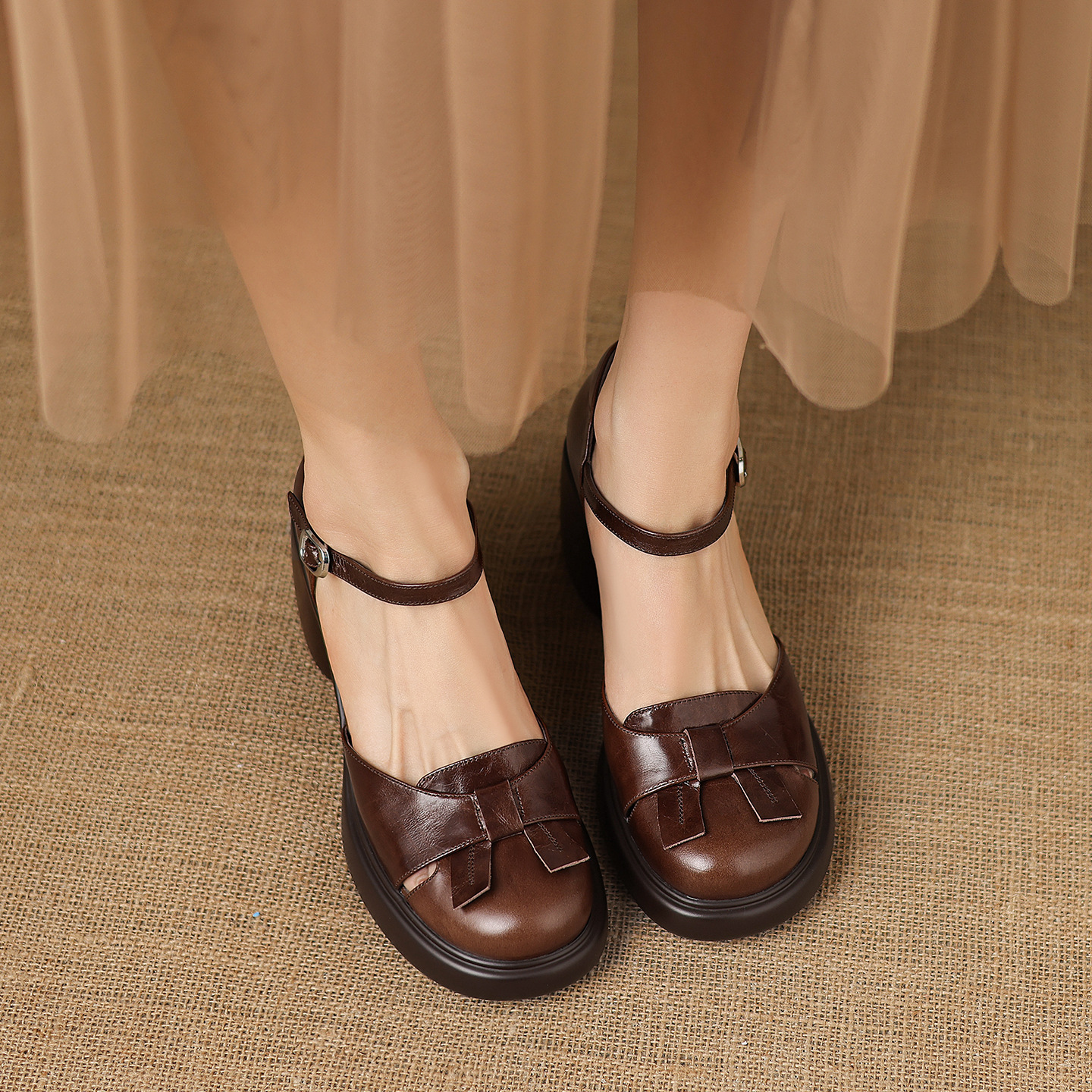 Sandal cao gót nữ mũi hở quai ngang gót vuông 7 cm — màu nâu