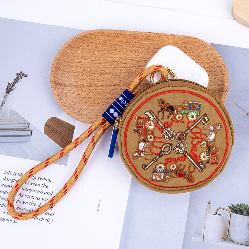 日本のかわいいコインキーホルダーバッグ女性の刺繍ナイロン多用途カジュアルデイリー収納キーヘッドフォンハンドバッグ|undefined