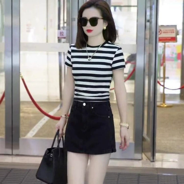 Top + black pants