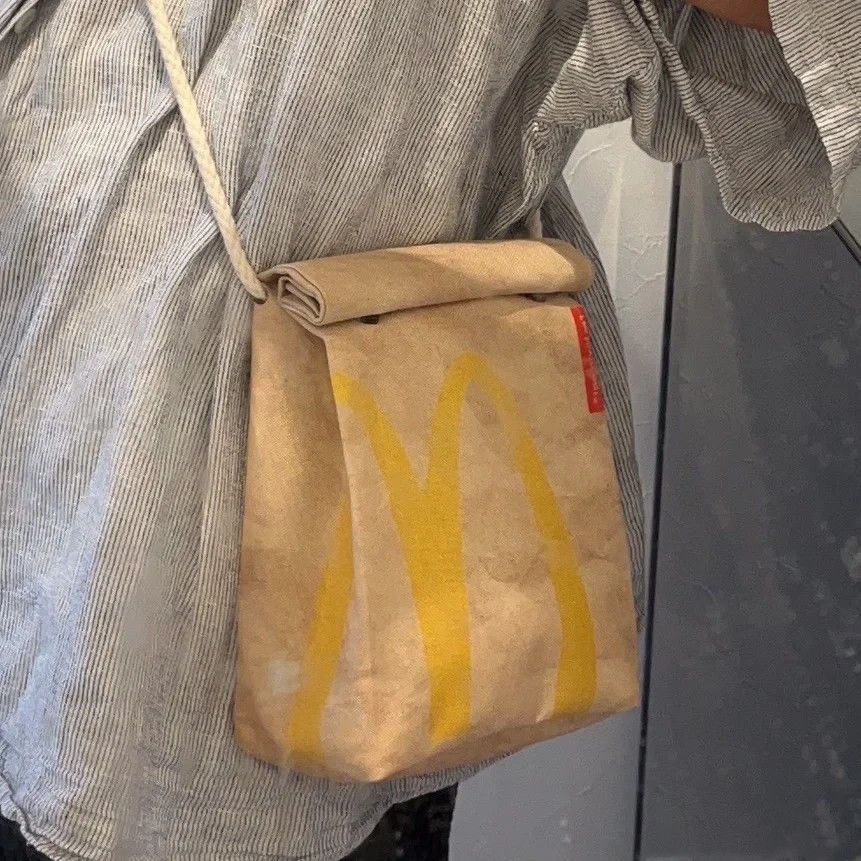 小红书同款麦当劳书包小众设计女单肩包斜挎包大容量包包纸袋背包