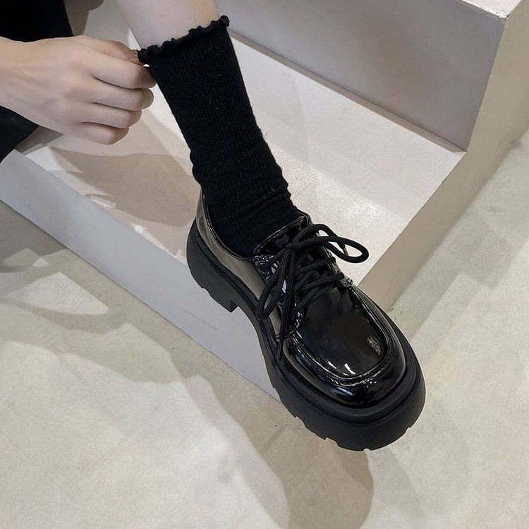 Zapatos de cuero de suela gruesa de estilo británico para mujer 2025 nuevo estilo primavera todo-fósforo negro jk zapatos individuales bizcocho Lefu zapatos ins marea
