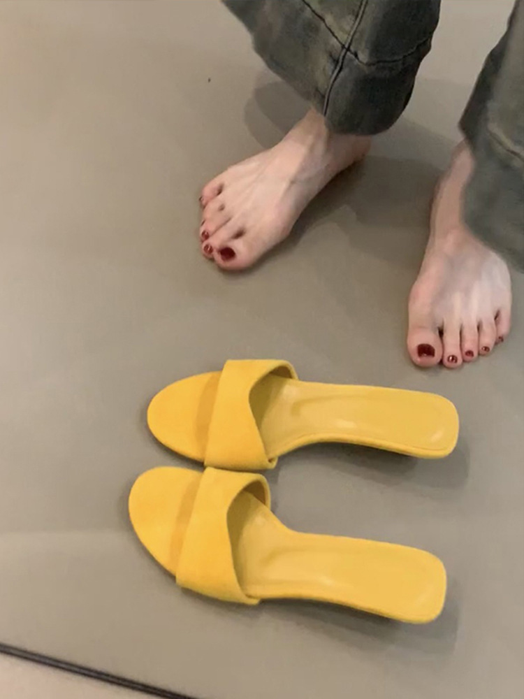 노란색