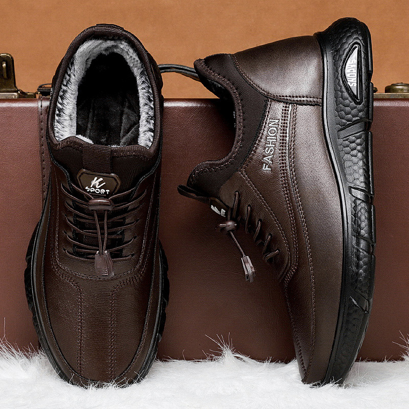 Zapatos de algodón para hombres, botas de algodón para hombres de tamaño grande, botas de cuero cálidas con botas de algodón gruesas, botas de nieve cómodas a prueba de frío.