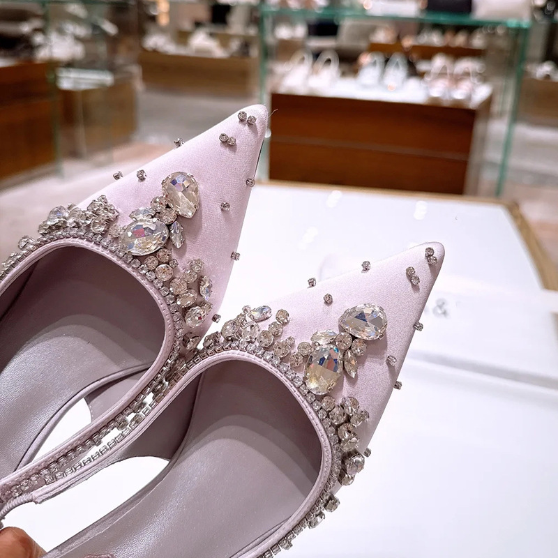 Scarpe da sposa con strass e punta affusolata per donna_voghion.com