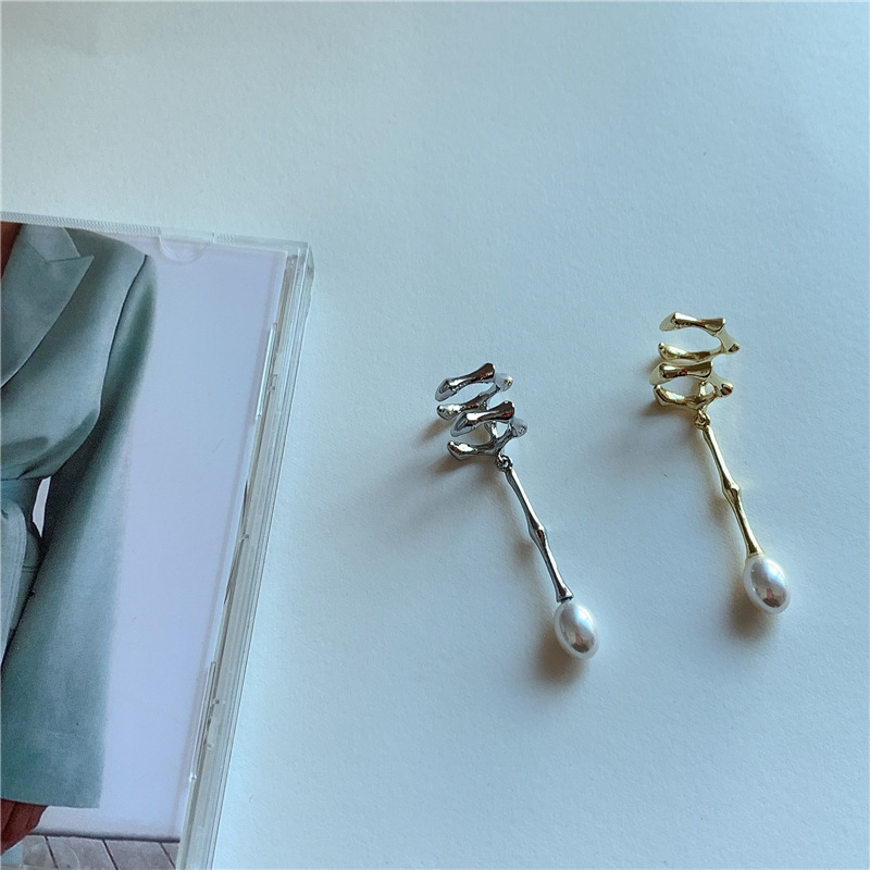 Metal Pearl Pendant Ear Bone Clip display picture 6