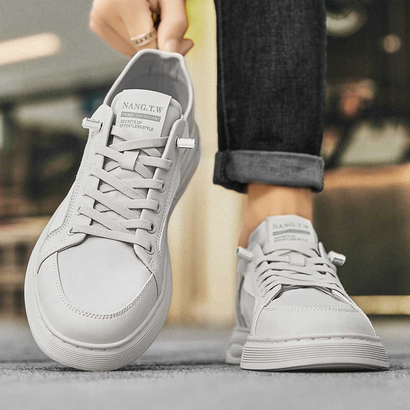 Zapatos casuales de un solo pie para hombres, zapatos de patineta al aire libre ligeros con suela suave, cómodos y amortiguados, zapatos blancos