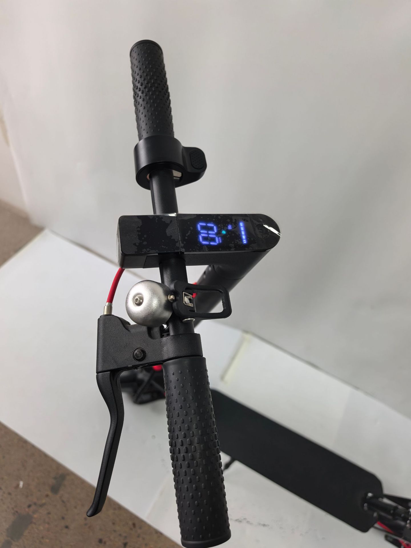Cross-Border 8.5inch Electric Scooter Outdoor Portable Electric Vehicle Adult Mobility Scooter Folding Front and Rear Shock Absorption Electric