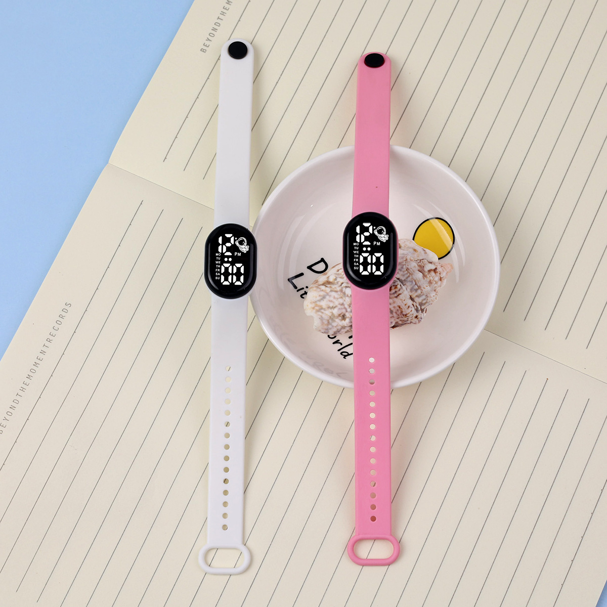 New Wholesale Astronaut Digital Led Electronic Watch Student Party Fashion Simple Luminous Waterproof Children's Watch