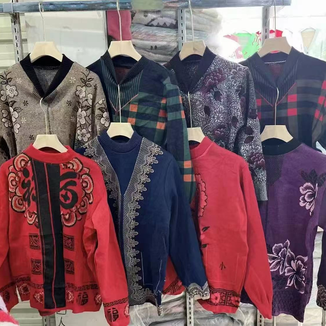 地摊货源中老年衣服批发1688 新款秋冬季毛衣 厂家处理妈妈装