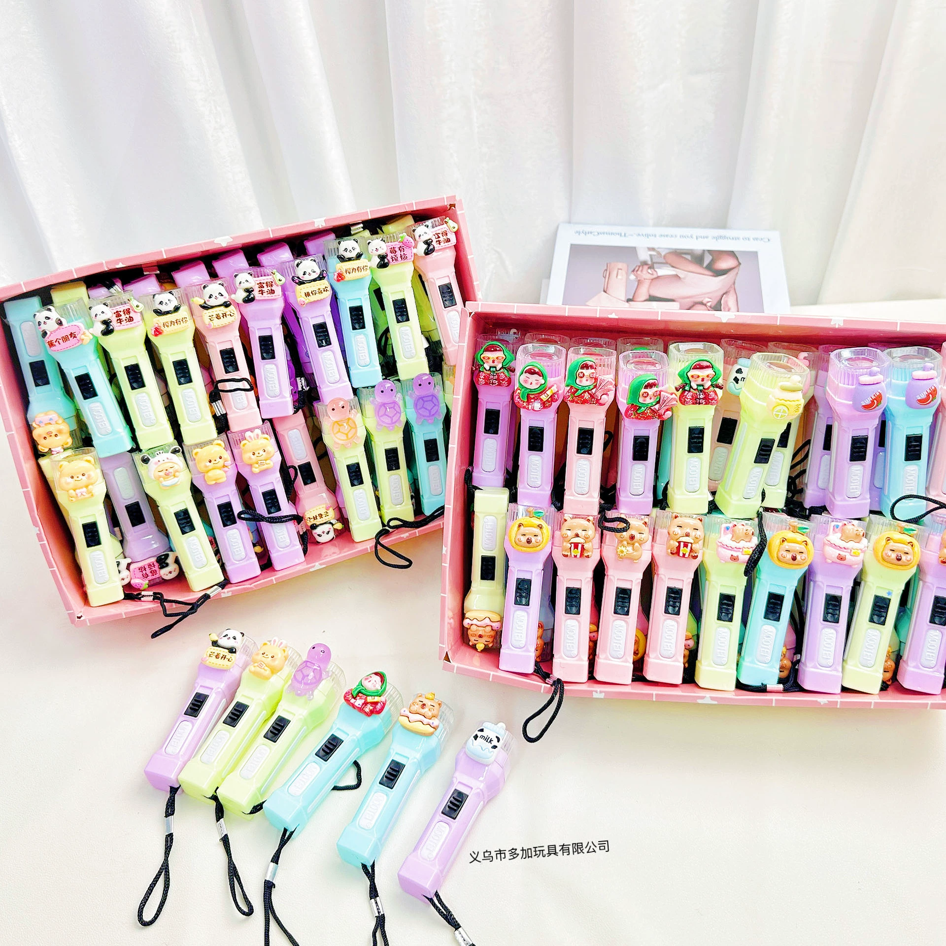 AKatong фонарик в штучной упаковке стиль разнообразный мини-фонарик переносит портативные детские игрушки школьный подарок