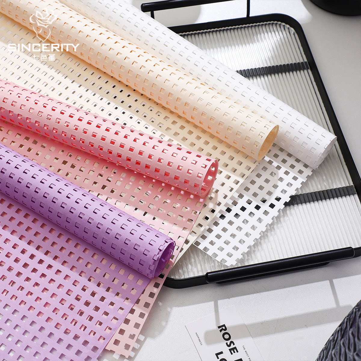 Cuatro colores cordier luz en el espejo de papel de embalaje hueco engrosado flor DIY paquete de flores materiales de arte floral