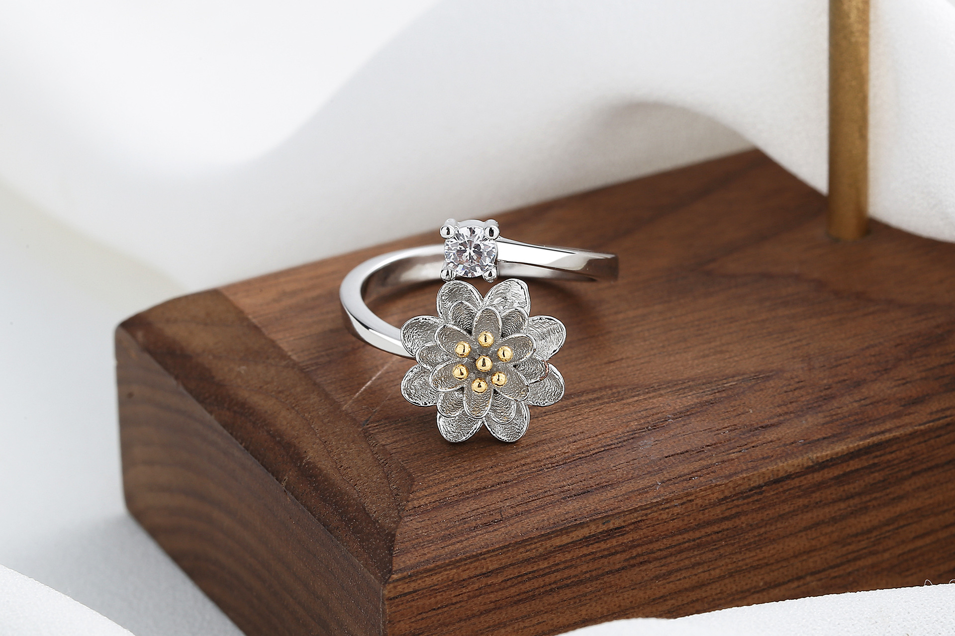 Fashion Star Moon Flower Metal Inlay Rhinestones Womenu0027S Rings