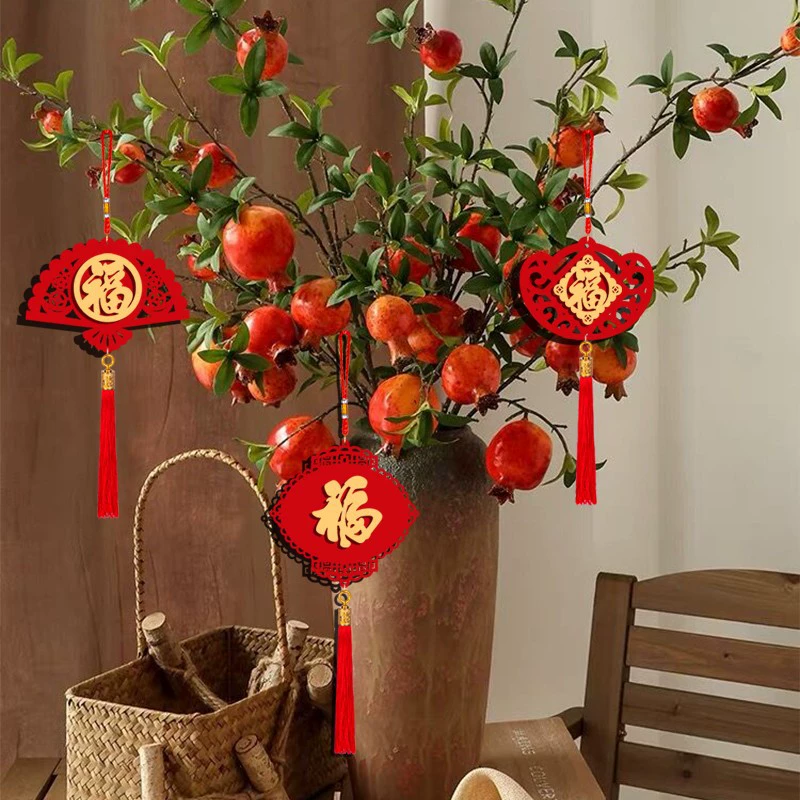 Decorations, pendant for moving, lock, layout, collision protection