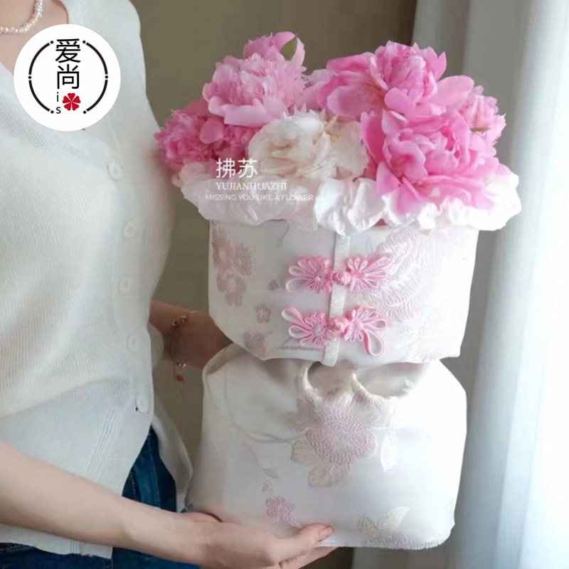 旗袍风母亲节520缎面小香风布艺面料盘扣鲜花花束包装布包花布