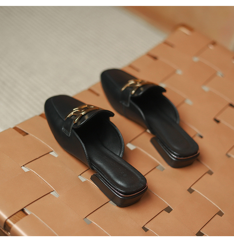 2022 neue Hausschuhe für Damen, Sommer-Oberbekleidung, modische quadratische Zehenpartie, britische Damenschuhe in Übergröße, Sandalen mit klobigem Absatz, Faulenzer, faule Schuhe_voghion.com