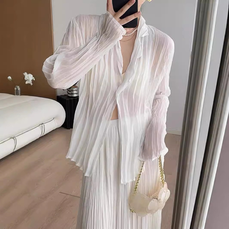 Miyake Pleated Everyday Versatile Commuter Shirt for Women, Pleated Single-Button Cardigan, New Summer Style for Air-Conditioned Environments Miyake Pleated Everyday Versatile Commuter Shirt for Women, Pleated Single-Button Cardigan, New Summer Style for Air-Conditioned Environments