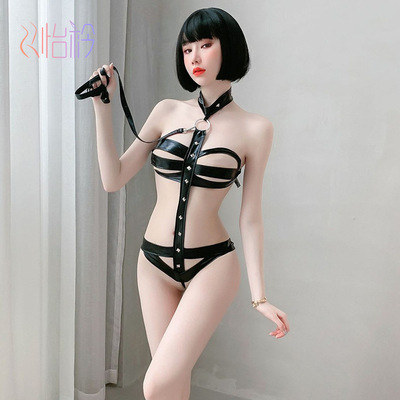 怡衿情趣内衣另类SM性感绳衣带牵引绳开档露乳狂野漆皮连体衣7974|ru