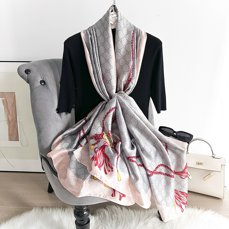 Bufanda de seda de satén de seda nueva marca de moda Bufanda de seda larga de gama alta Bufanda delgada de verano para mujer Bib de todo fósforo para madre de regalo chal