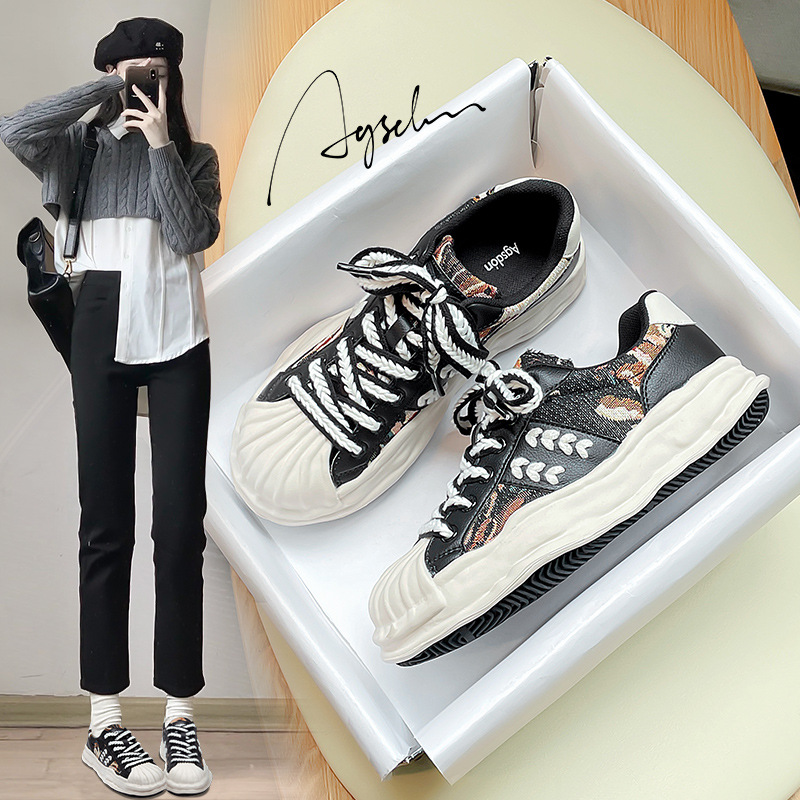 Zapatillas blancas de mujer Augusden 2026, nuevas con puntera de concha y diseño de pintura al óleo, zapatos de plataforma de primavera con suela gruesa y diseño soluble.