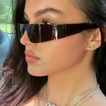 �羳̫��RŮʿ�B�w��Ƭ����\��̫����R��ʿī�R�Ųʕr�����R