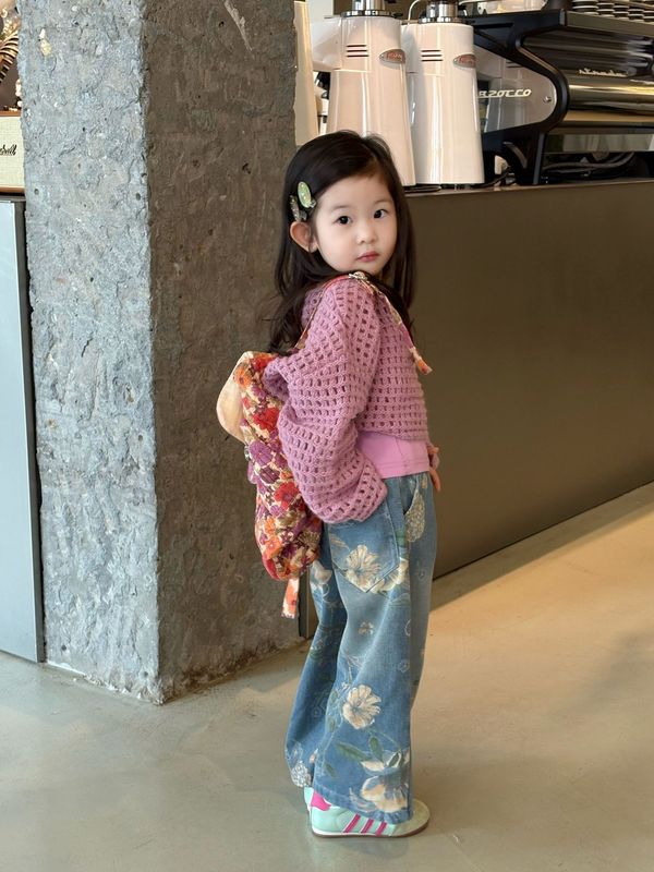 女童超好看秋装镂空毛衣牛仔裤套装2025春季洋气小女孩潮酷穿搭|undefined