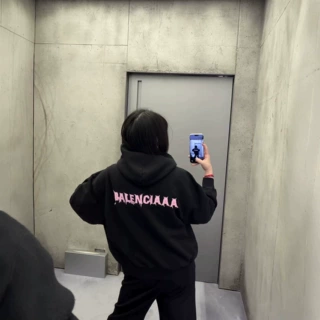 高版本巴黎字母刺绣直喷印花磨破休闲宽松男女正确版拉链连帽卫衣