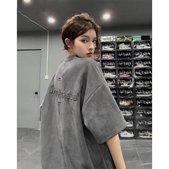 半袖のtシャツの男性の夏の新型のアメリカの復古のごろつきのかっこいい刺繍の重いポンドのファッションの札のゆったりしているスエードの半袖のtシャツ