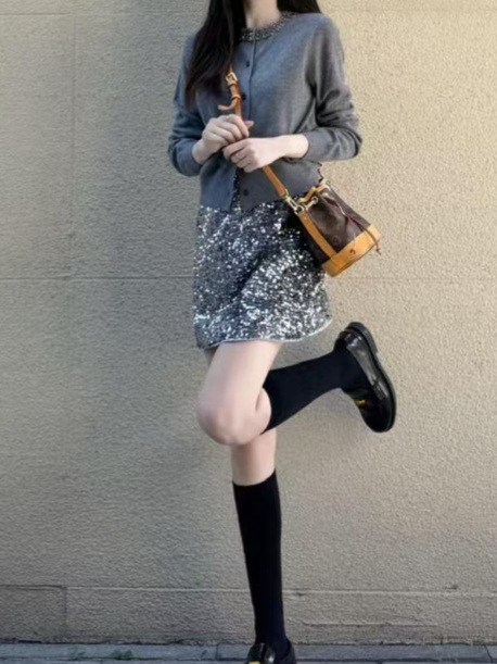 今年流行漂亮高级感洋气香风灰色毛衣女亮片细闪半身裙套装女秋季|undefined
