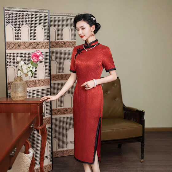 2024 New Feather Jacquard Silk Cheongsam Interwoven Mulberry Silk Mid-length Lace Improved Guofeng Red