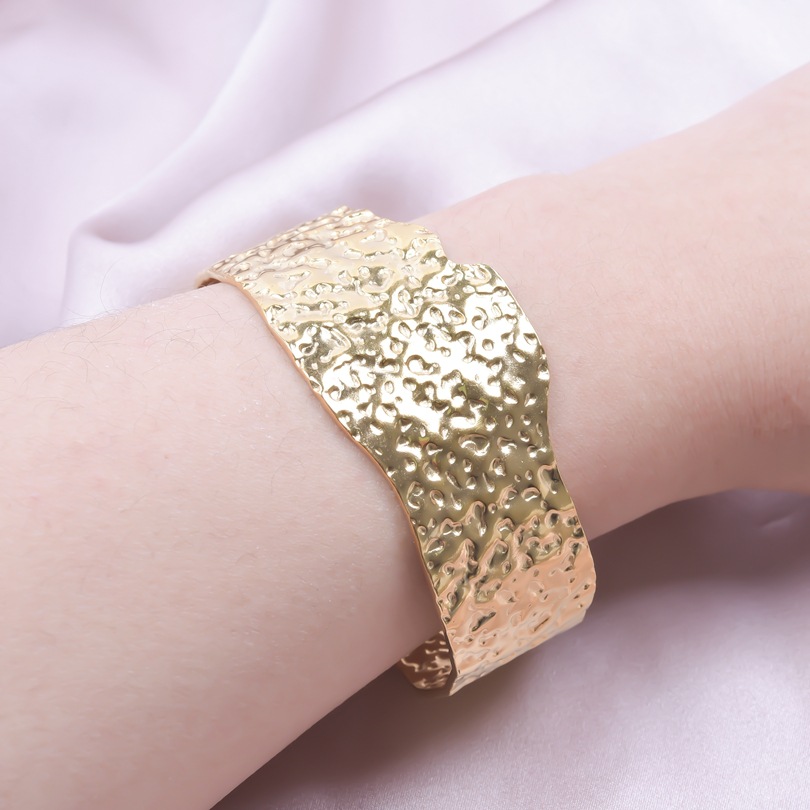18K Gold Plating Color PVD Coated Real Gold Plated 18K Gold Irregular Solid Color 304 Stainless Steel Simple Style Waterproof Non Tarnish 304 Stainless Steel Bangle