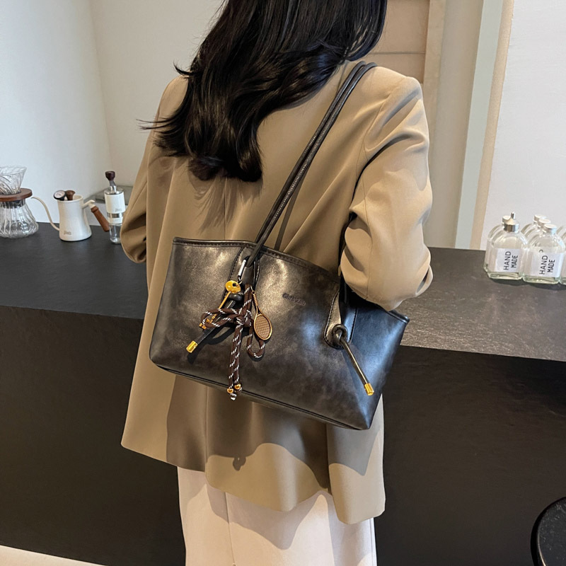 Vår og sommer Ny dameveske Toteveske PU Retro Tekstur Avslappet Pendling Europeisk og amerikansk Personlighet Mote Enkel Skulderveske_voghion.com