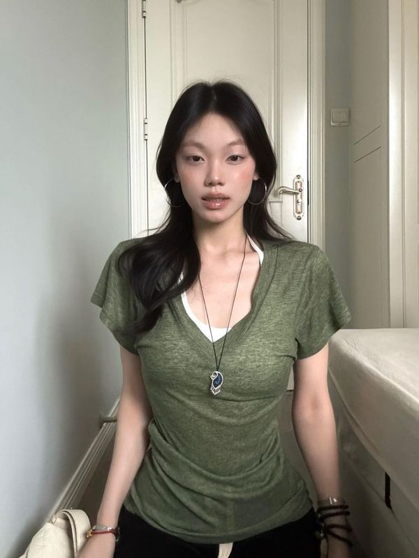 【天丝面料】设计感蝙蝠袖V领正肩短袖T恤女夏季新款修身显瘦辣妹|undefined