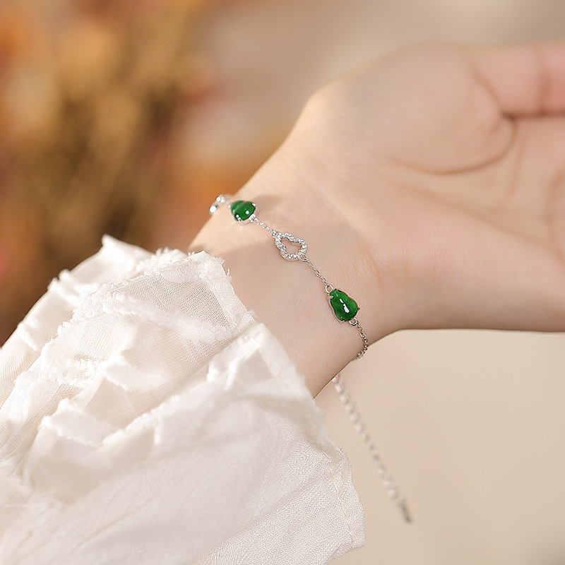 Mẫu ngọc lục bảo