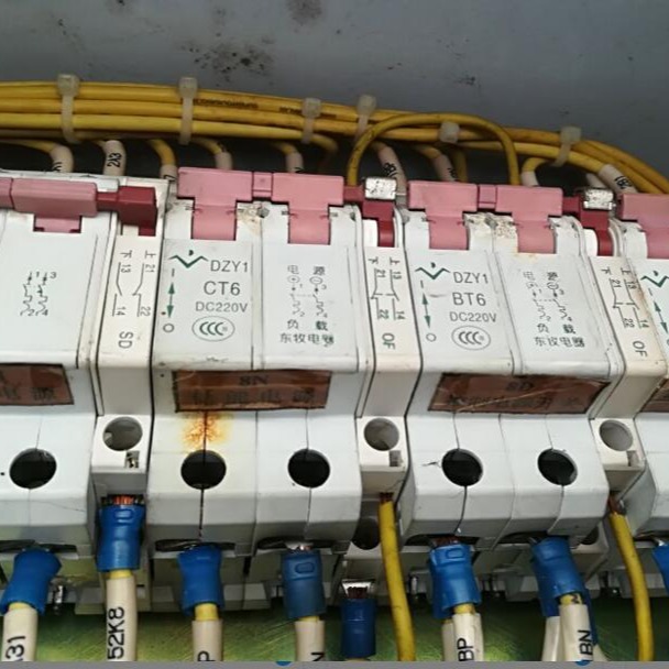 全新原装  DZY1 CT6/2P DC220V 沈阳东牧断路器