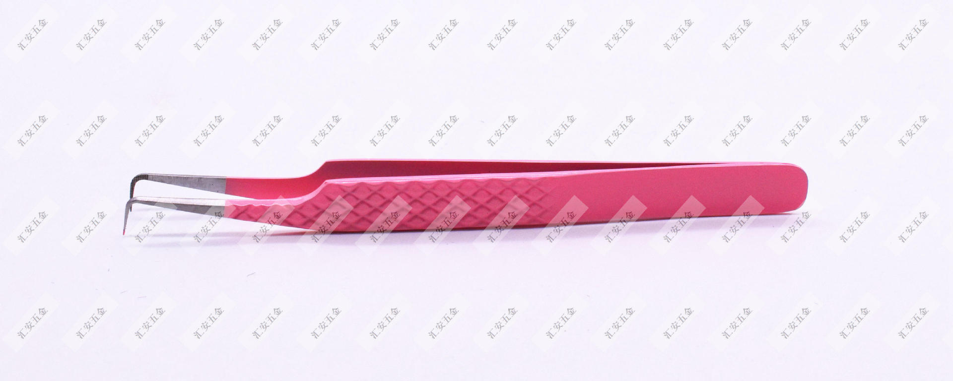 Factory supplies pink embossed fiber-tipped tweezers, fiber tips, high-precision serrated eyelash extension tweezers.