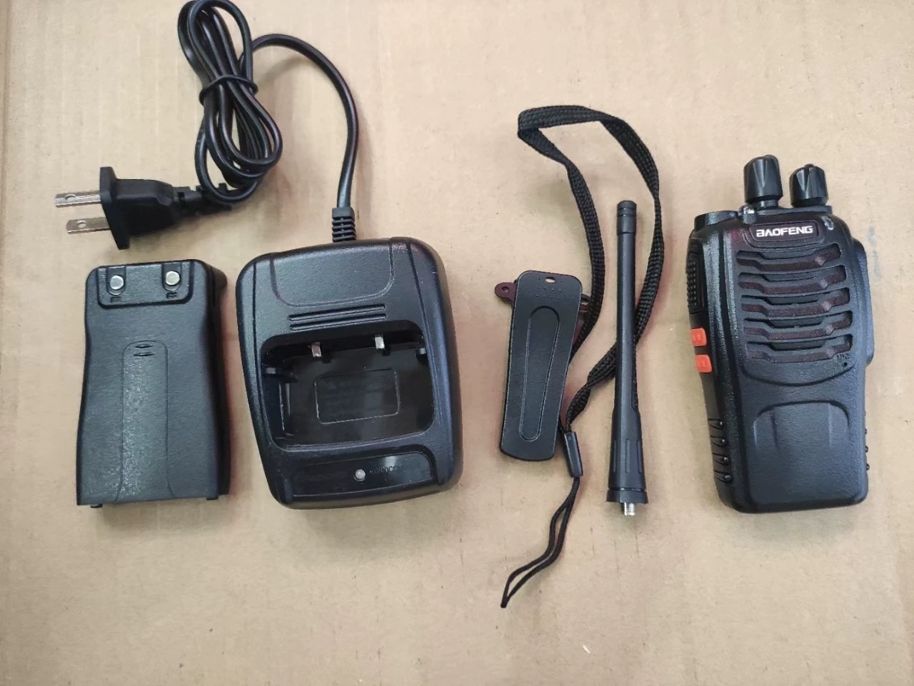 BF-888S рации Baofeng на китайском и английском языках