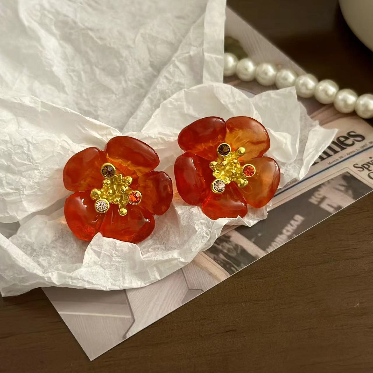 1 Pair Retro Flower Resin Inlay Rhinestones Women's Ear Studs display picture 5