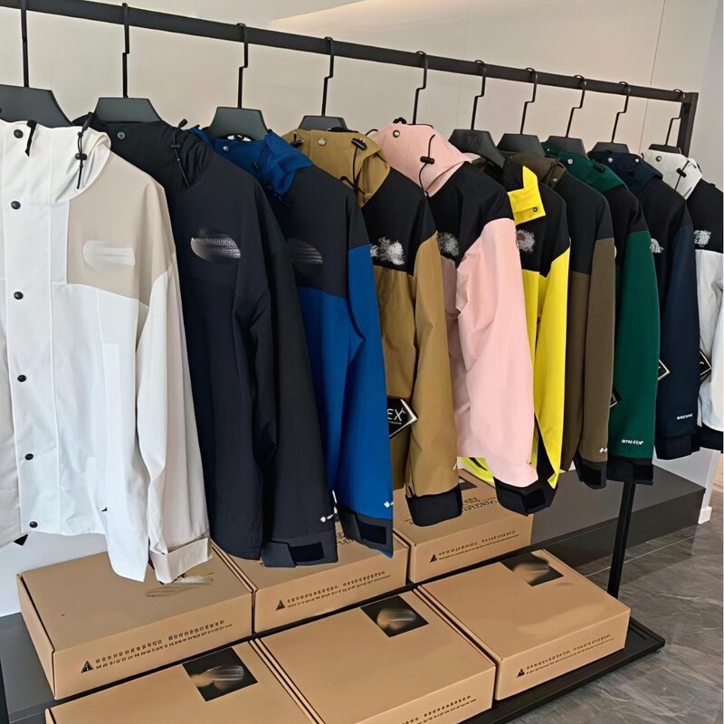 Putian Beijia 1990 high-performance windproof, waterproof, and warm hooded jacket, suitable for both men and women Putian Beijia 1990 high-performance windproof, waterproof, and warm hooded jacket, suitable for both men and women
