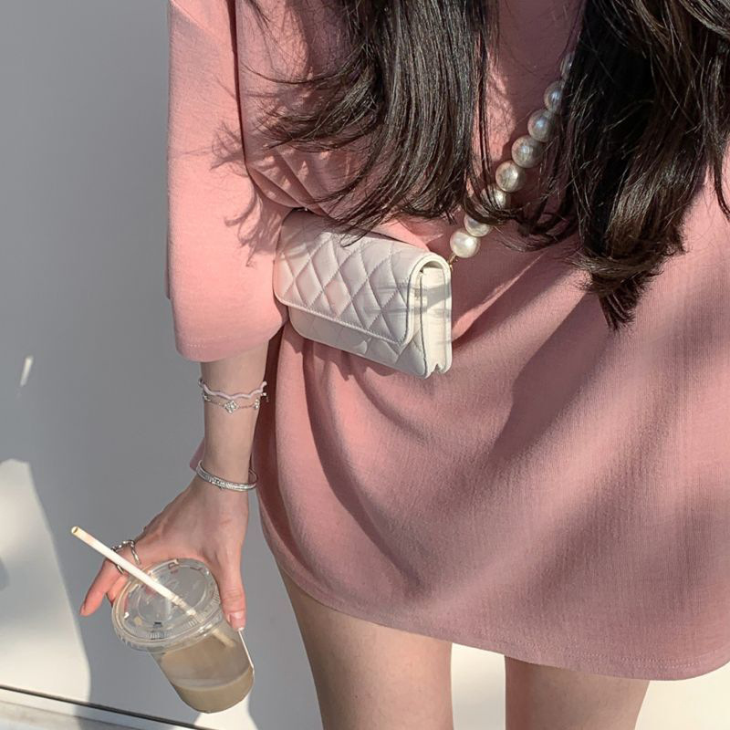 Pearl Chain Bag Image 3