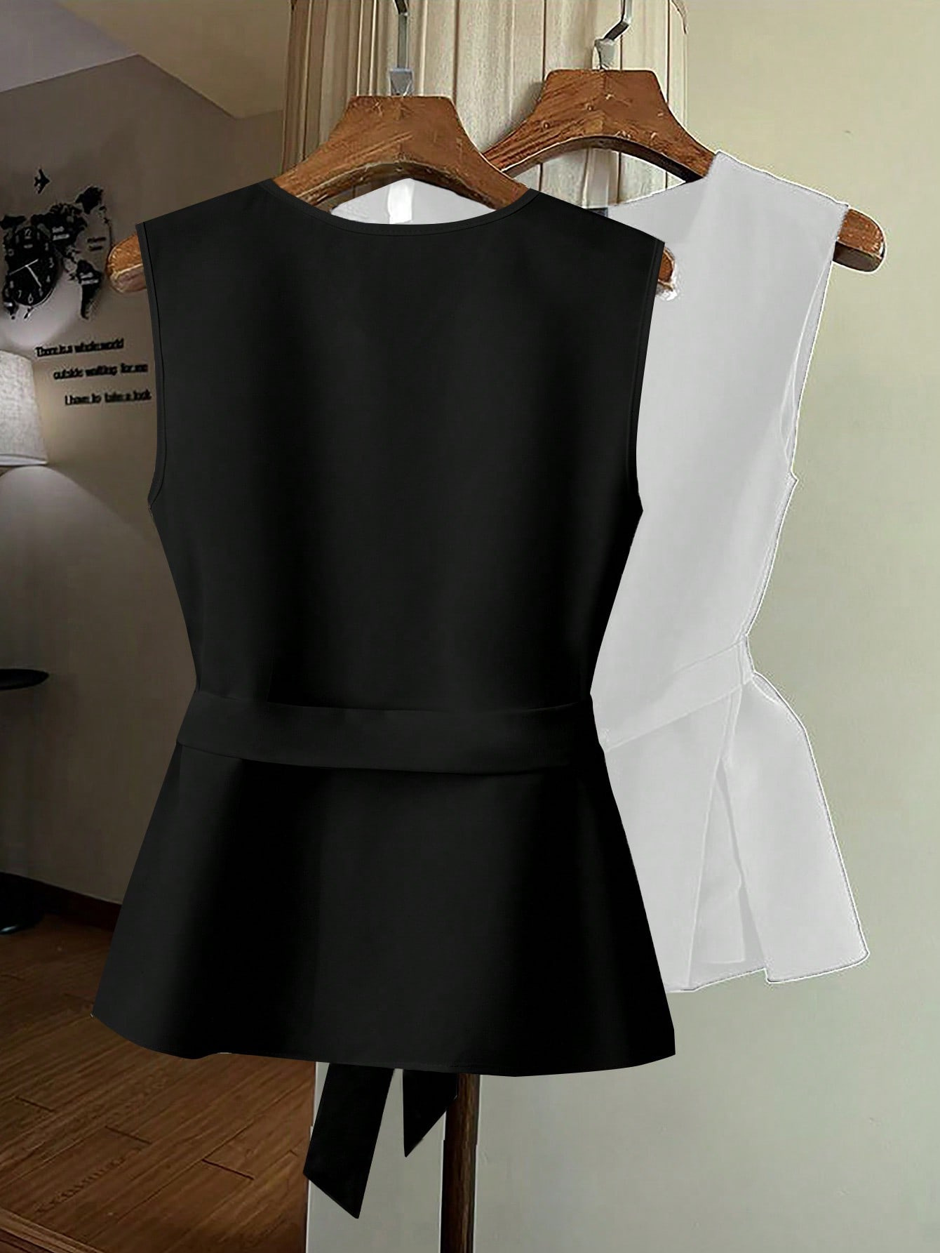 Women's Clothing Solid Color Notched V Neck Sleeveless Shirt New Style Top In Stock_ecoleips.com