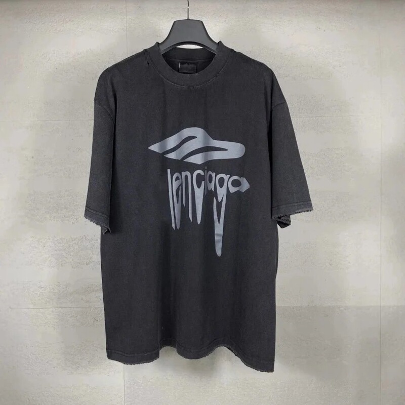 Balenciaga Ss25 New 3m Artistic Letter Print Washed and Distressed Loose Short-Sleeved T-Shirt Balenciaga Ss25 New 3m Artistic Letter Print Washed and Distressed Loose Short-Sleeved T-Shirt
