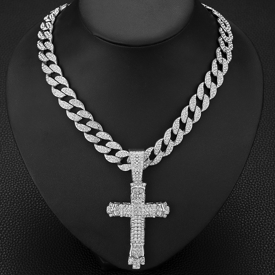 Nuevo colgante cruzado de hip-hop transfronterizo, collar de cruz de aleación de zinc con diamantes completos, creativo, personalizado, europeo y americano, para hombres