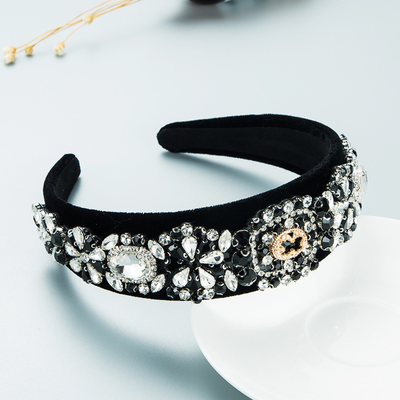 Baroque Full Diamond Flower Wide-brimmed Flannel Headband Wholesale Nihaojewelry display picture 6