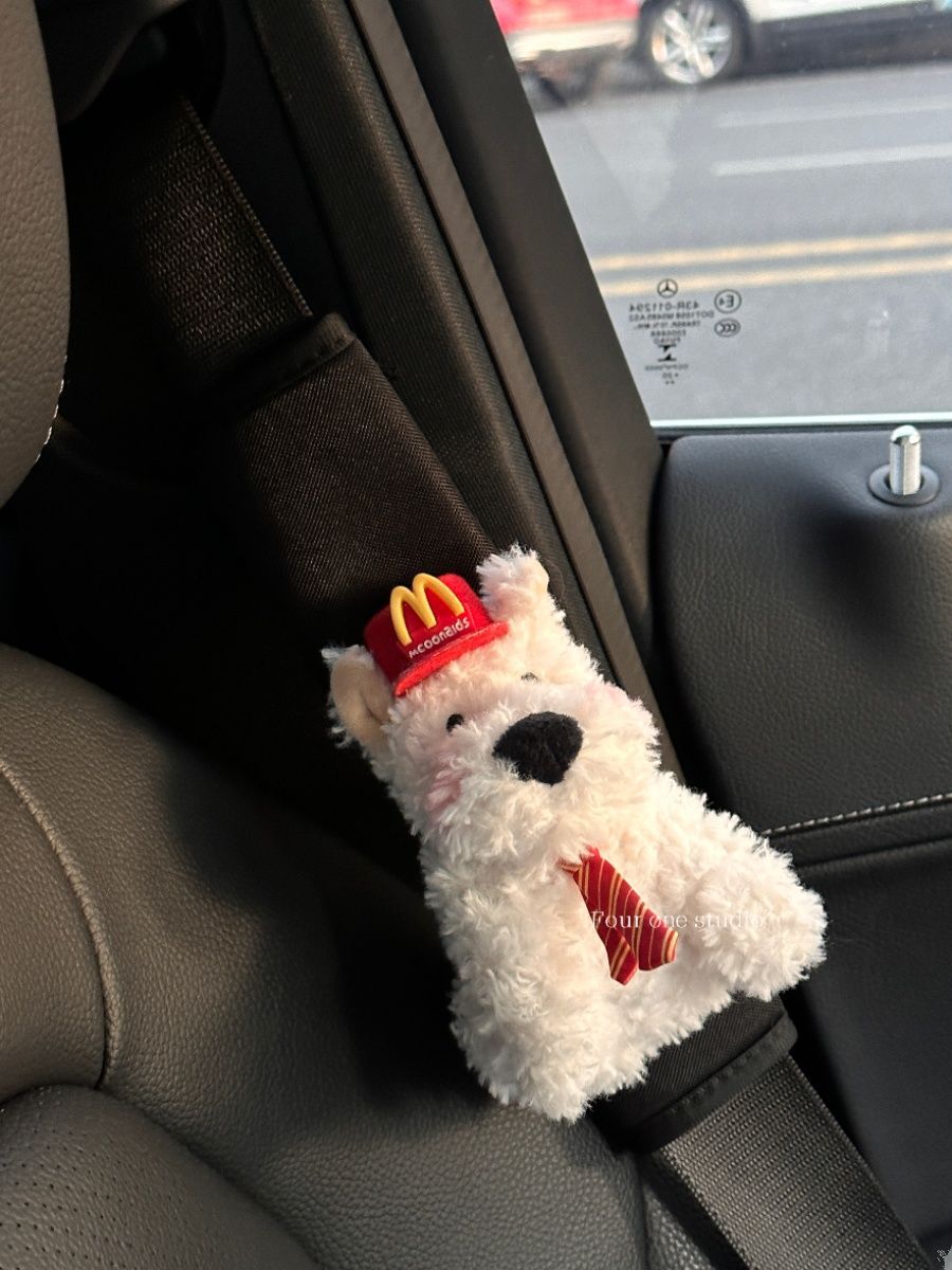 Car Seat Belt Shoulder Cover, Anti-Stranglehold Protective Cover, Car Ornaments, Plush West Highland Girls in the Car