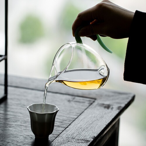 Azure jade glass fair cup heat-resistant transparent tea dispenser tea brewing cup high-end kung fu tea set tea sea
