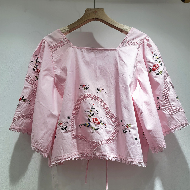 Chaqueta Bordada hueca de la industria pesada de verano 2026, blusa rosa, chica relajada, camisa corta de vacaciones de Flores rotas
