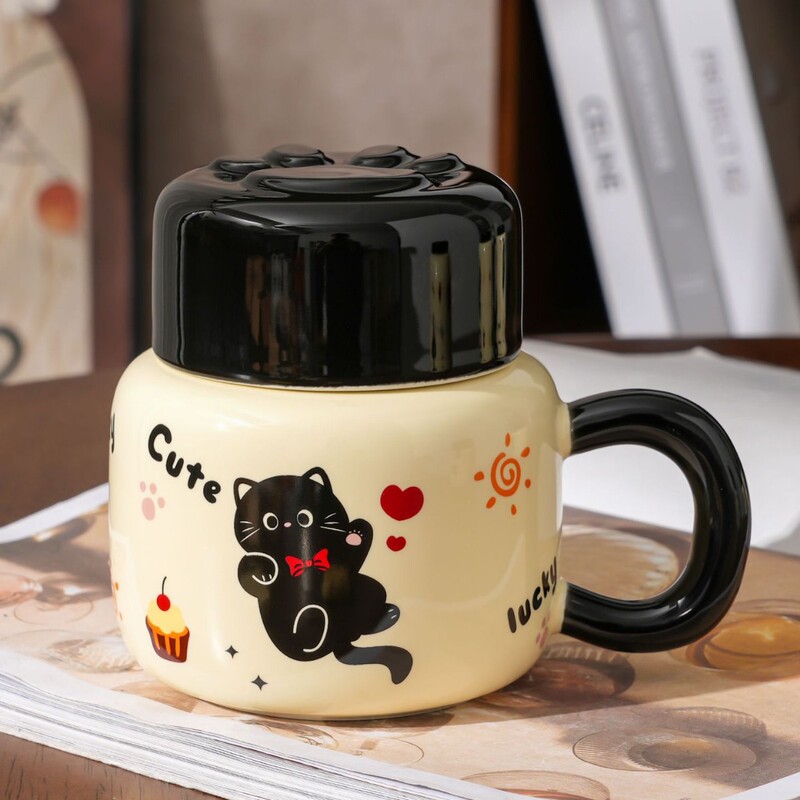 かわいい漫画の子猫の創意的なコップは蓋の陶磁器の杯の家庭用のセットの小さい大衆の手の杯の女子学生の高温に耐えるコップを持ちます。|undefined