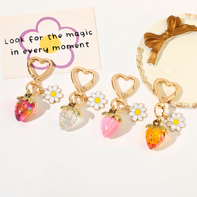 Personalidad encantadora corazón de niña dulce de fresa llavero en forma de corazón en línea popularidad femenina nueva bolso creativo llave joyería colgante image 3
